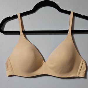 Wacoal Light Tan WireFree Seamless Padded Bra Size 38B